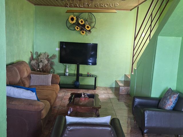 LARGE PROPERTY WITH 3 HOMES IN SARCHÍ — foto 10 de 20