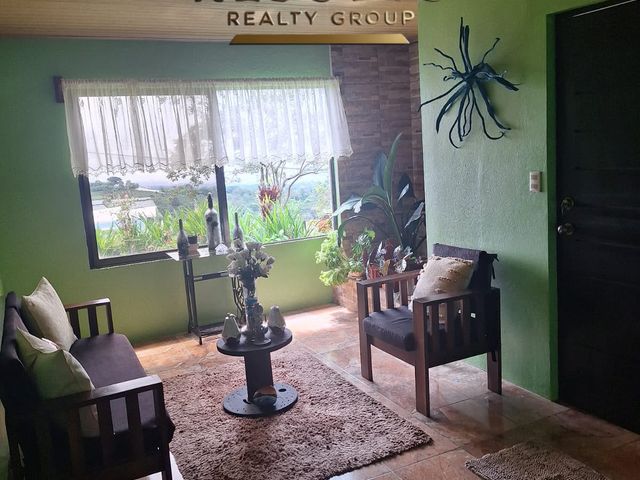 LARGE PROPERTY WITH 3 HOMES IN SARCHÍ — foto 2 de 20