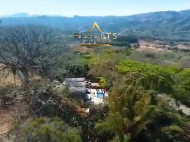 Hilltop INCOME PRODUCING VILLA Investment with Ocean Views! — foto 10 de 19