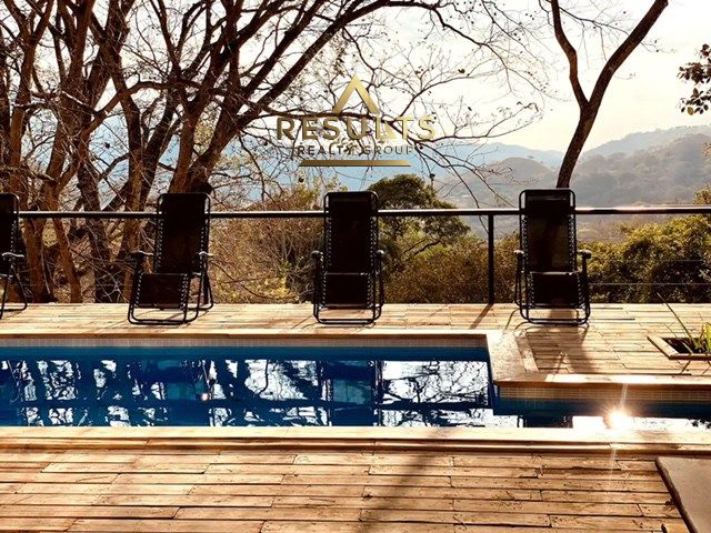 Hilltop INCOME PRODUCING VILLA Investment with Ocean Views! — foto 14 de 19