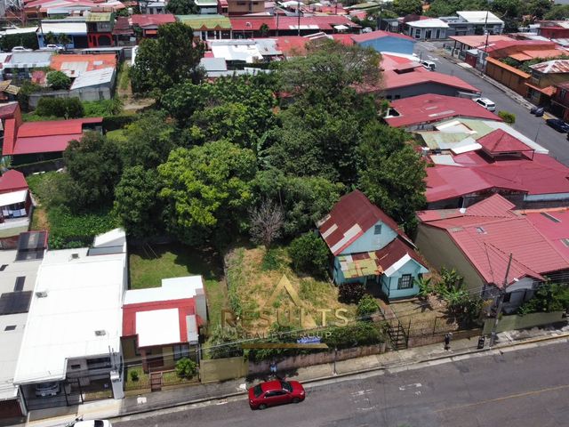 1,186 m2 Commercial Lot close to the CENTRAL PARK! — foto 1 de 12
