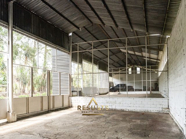 COMMERCIAL Bodegas Strategic Location | Excellent Road Frontage | Ready-to-Use — foto 5 de 10