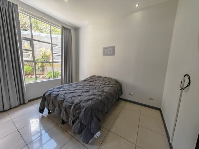 Venta de casa en Piedades de Santa Ana. Residencial privado — photo 12 of 28