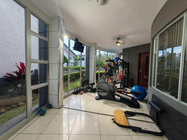 Venta de casa en Piedades de Santa Ana. Residencial privado — photo 5 of 28