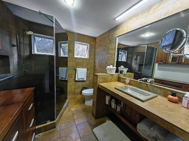 Venta de casa en Piedades de Santa Ana. Residencial privado — photo 6 of 28