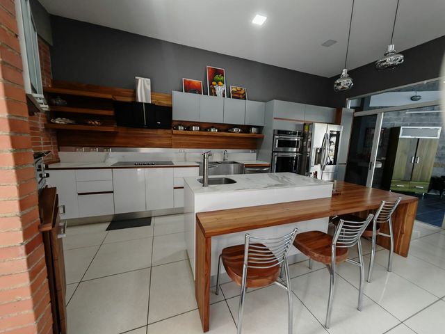Venta de casa en Piedades de Santa Ana. Residencial privado — photo 11 of 28