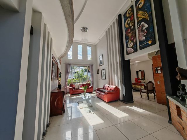 Venta de casa en Piedades de Santa Ana. Residencial privado — photo 22 of 28