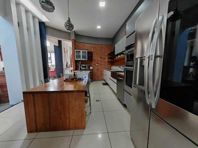 Venta de casa en Piedades de Santa Ana. Residencial privado — photo 15 of 28