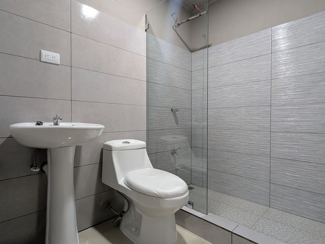 🏠 Casa Moderna Recien Remodelada en San Antonio de Coronado ✅ — foto 5 de 5