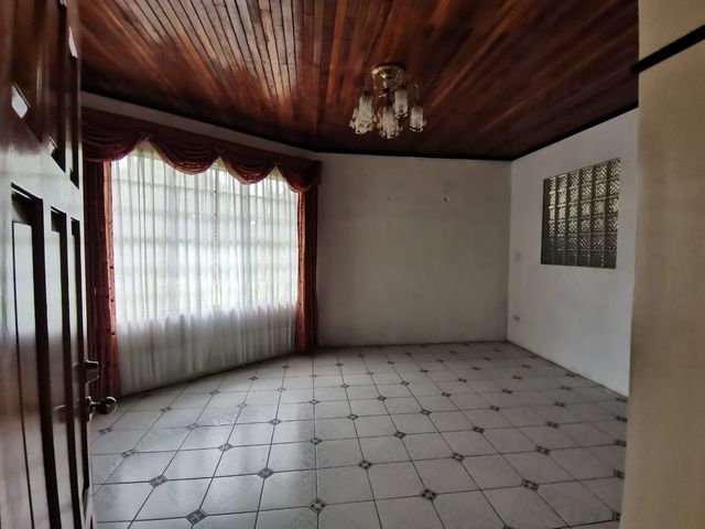 Casa con Terreno de 5.000m2 en Guápiles — photo 9 of 14