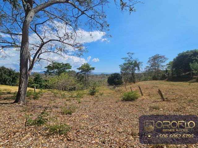 LOTE MIXTO CON VISTAS AL MAR GARABITO, PUNTARENAS #61102eb — foto 3 de 6