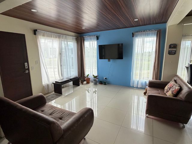 Casa en venta en Condominio Palma Real, Grecia · 3 hab, 2,5 baños, 197 m², oficina y cochera para 2 — photo 4 of 5