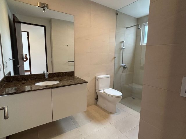 Residencia Contemporánea en San Rafael de Escazu — photo 2 of 21