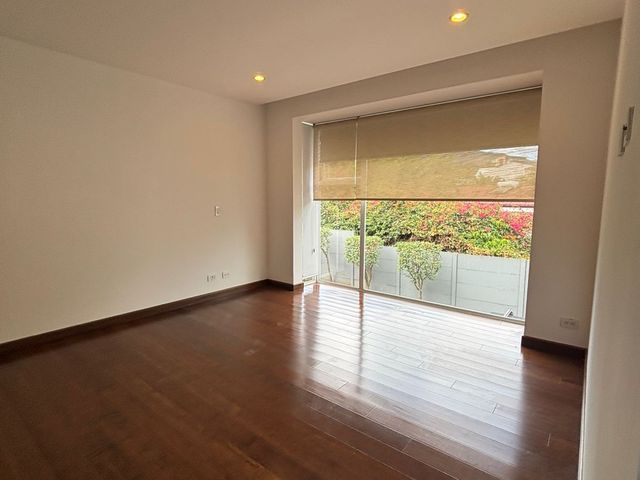 Residencia Contemporánea en San Rafael de Escazu — photo 11 of 21