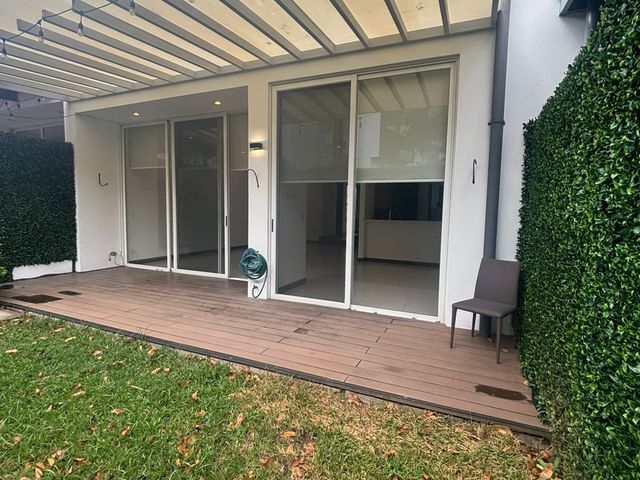 Residencia Contemporánea en San Rafael de Escazu — photo 15 of 21