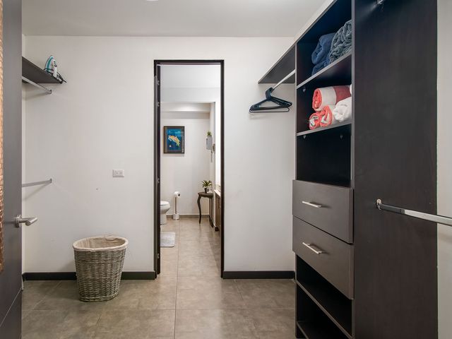 Apartamento de Lujo Totalmente Equipado en el Corazón de Santa Ana — photo 6 of 19