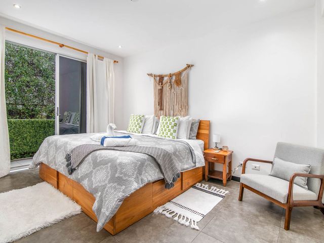 Apartamento de Lujo Totalmente Equipado en el Corazón de Santa Ana — photo 3 of 19