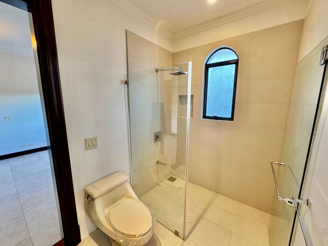 Espectacular Residencia con Piscina Privada y Amplio Jardín en Valle del Sol Lindora — foto 16 de 21