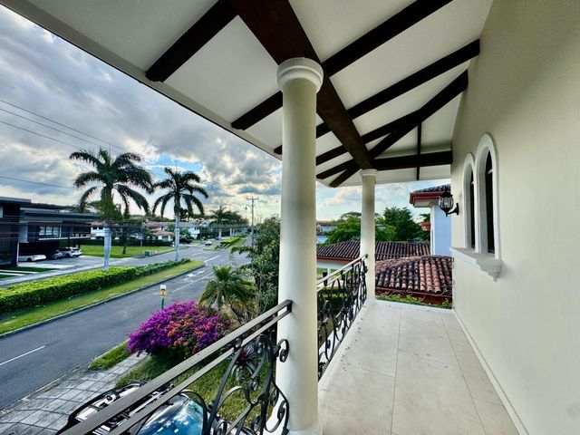 Espectacular Residencia con Piscina Privada y Amplio Jardín en Valle del Sol Lindora — foto 20 de 21
