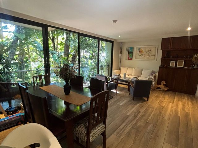 Oasis Urbano en Santa Ana 148 m2 de Lujo Naturaleza y Privacidad Exclusiva — photo 1 of 31