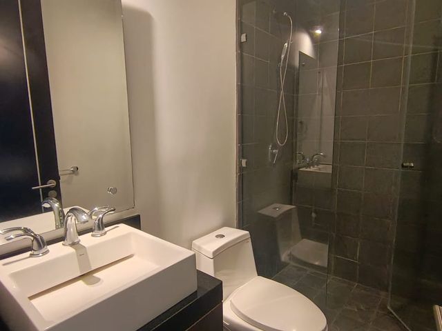 Loft de Lujo en Avenida Escazú 150 m² de Diseño Contemporáneo — photo 9 of 18