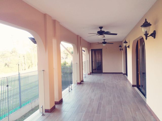 Lujoso Townhouse en Cariari con Vista al Golf 340m2 Amueblado y Equipado — photo 12 of 17