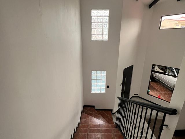 Moderna y Amplia Casa 3 Habitaciones en Urbanización Baviera en Alajuela — photo 10 of 20