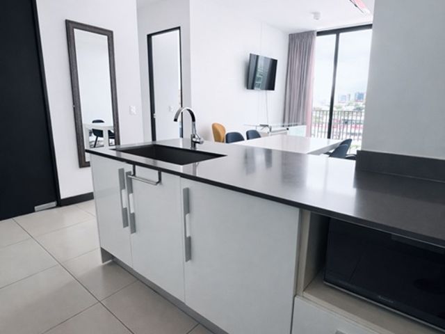 Lujoso Apartamento Amueblado en Piso 15 – Nunciatura, Torre Rohrmoser — photo 7 of 11