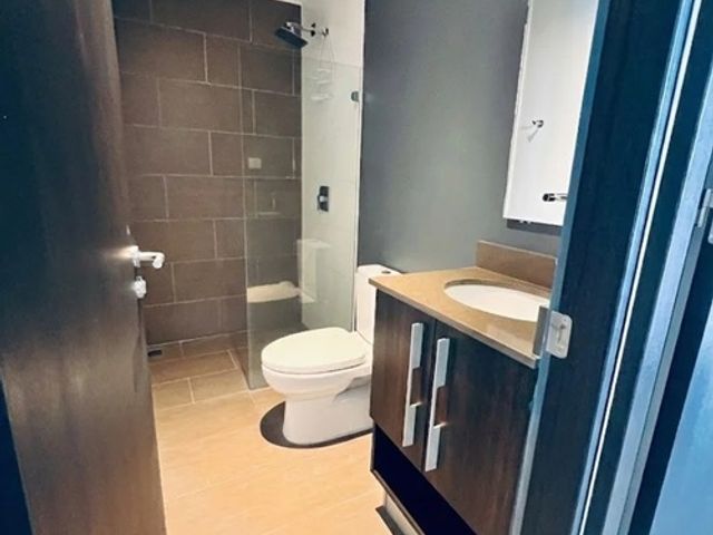 Lujoso Apartamento Amueblado en Piso 15 – Nunciatura, Torre Rohrmoser — photo 8 of 11