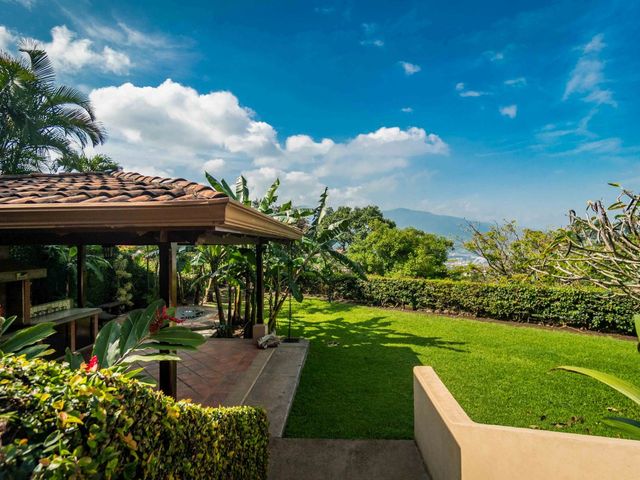 Eco-Residencial Villa Real Oportunidad Exclusiva de Alquiler — photo 8 of 20