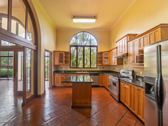Eco-Residencial Villa Real Oportunidad Exclusiva de Alquiler — photo 11 of 20