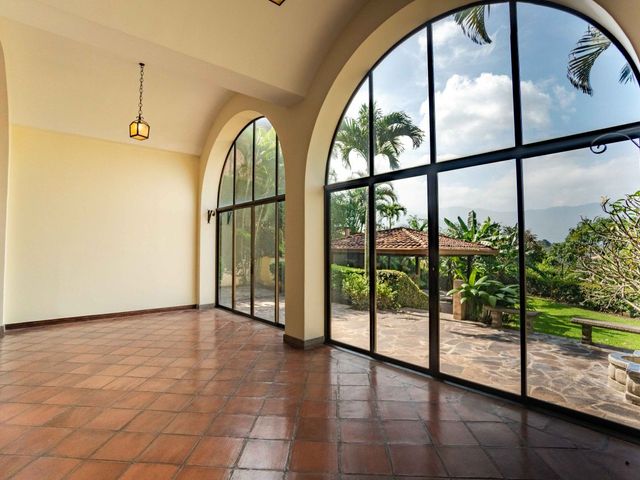 Eco-Residencial Villa Real Oportunidad Exclusiva de Alquiler — photo 10 of 20