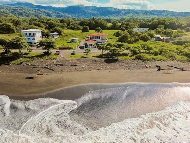 Residencia Contemporánea de 6 Dormitorios en Playa Hermosa — foto 15 de 20