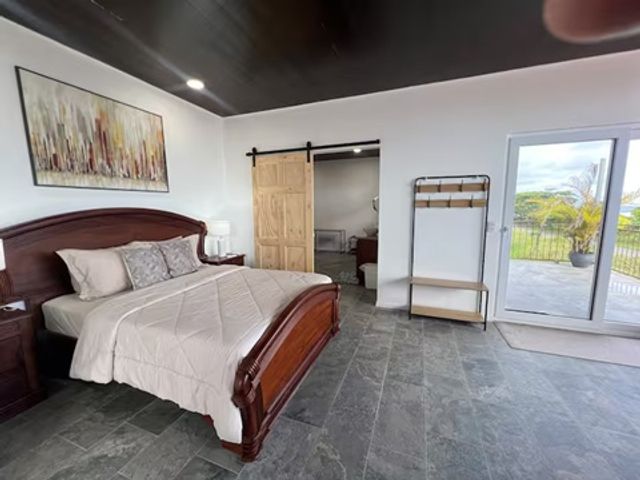 Residencia Contemporánea de 6 Dormitorios en Playa Hermosa — foto 11 de 20