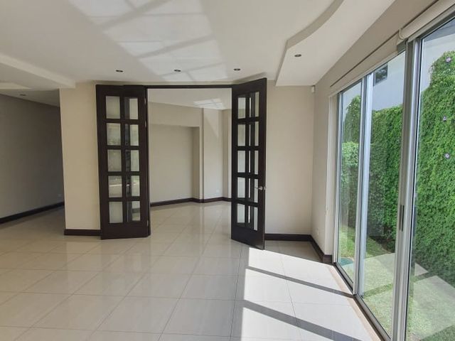 Jaboncillos de Escazu Casa Familiar de Lujo — photo 10 of 20