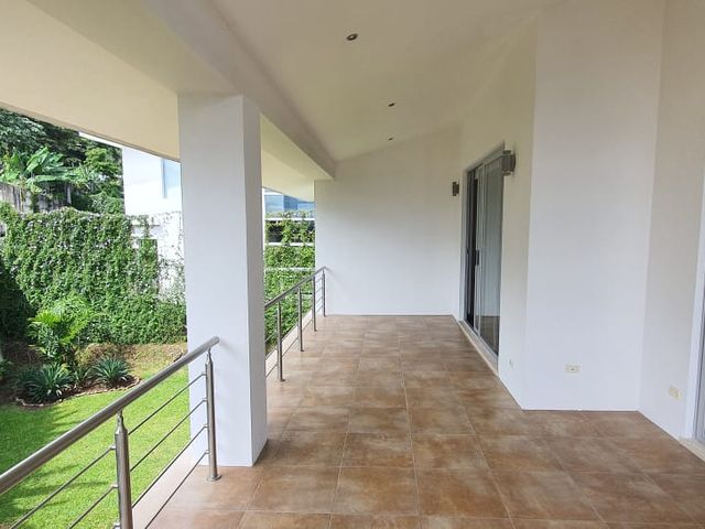 Jaboncillos de Escazu Casa Familiar de Lujo — photo 5 of 20
