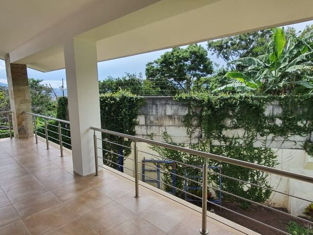 Jaboncillos de Escazu Casa Familiar de Lujo — photo 12 of 20