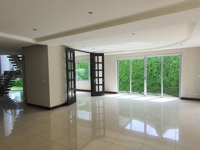Jaboncillos de Escazu Casa Familiar de Lujo — photo 14 of 20