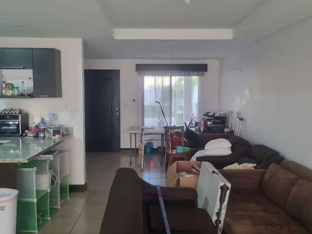Townhouse de Lujo en Santa Ana Hills – Renovada, 169 m² y Amenidades de Primer Nivel — photo 3 of 18