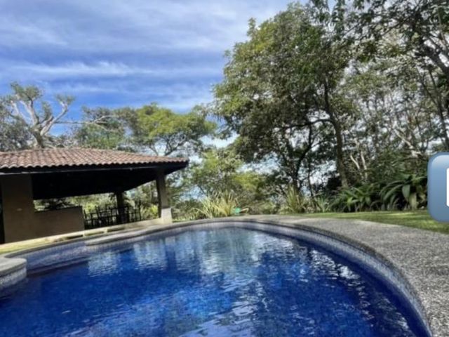 Espectacular Casa Independiente con Vistas Panorámicas en Brasil de Mora — photo 8 of 12