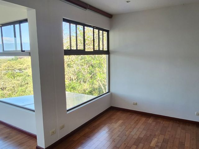 Espectacular Casa Independiente con Vistas Panorámicas en Brasil de Mora — photo 6 of 12