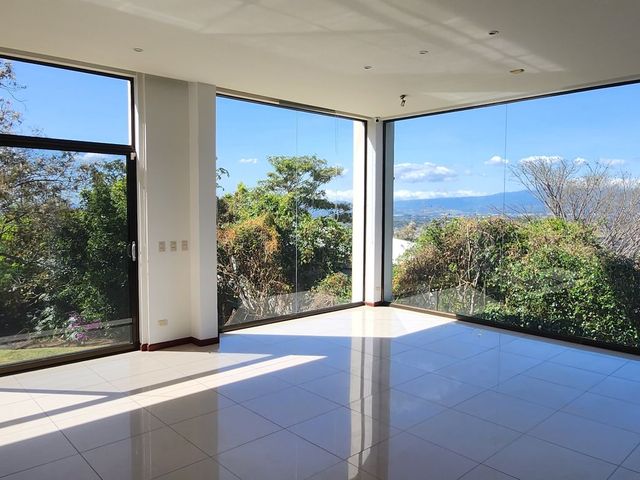 Espectacular Casa Independiente con Vistas Panorámicas en Brasil de Mora — photo 7 of 12