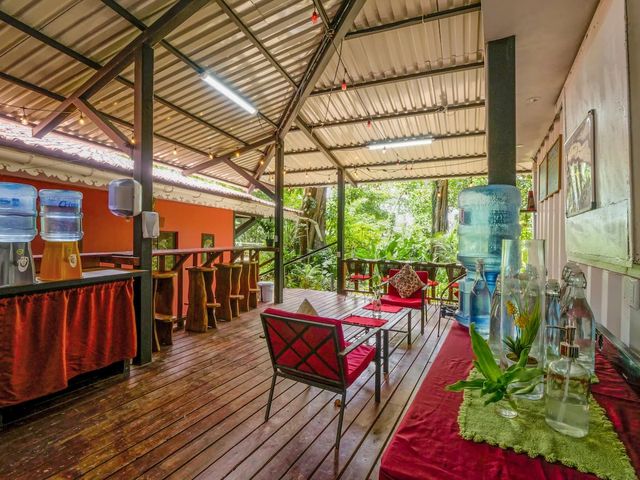 Exclusiva Oportunidad de Inversión: Hotel Boutique en Puerto Viejo, Limón — photo 1 of 20