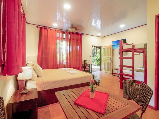 Exclusiva Oportunidad de Inversión: Hotel Boutique en Puerto Viejo, Limón — photo 8 of 20