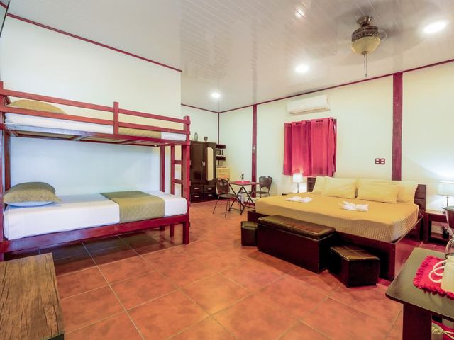 Exclusiva Oportunidad de Inversión: Hotel Boutique en Puerto Viejo, Limón — photo 6 of 20