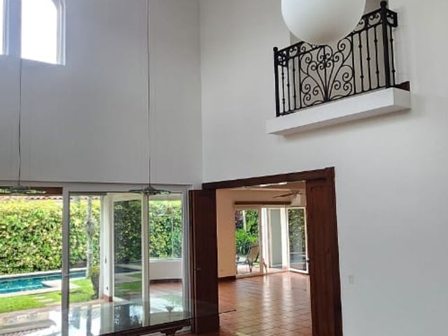 Casa Colonial en Valle del Sol de 4 Dormitorios y Piscina Privada — photo 12 of 20