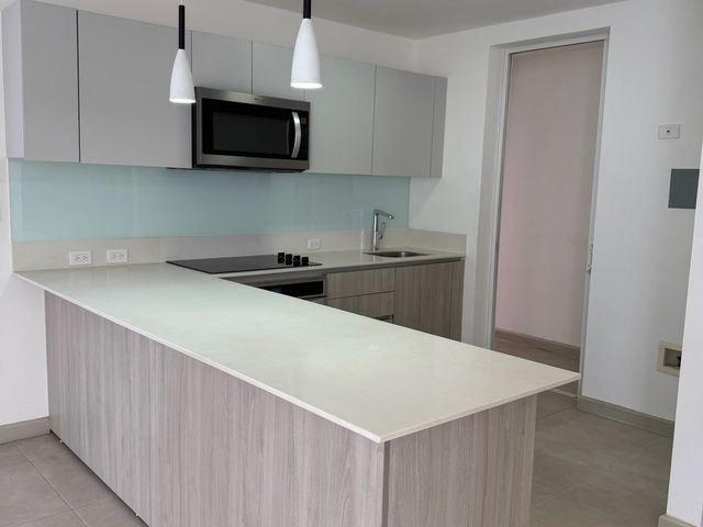 Residencia Moderna en La Ribera de Belén – 3 Hab / 3 Parqueos — photo 9 of 14