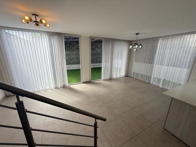 Residencia Moderna en La Ribera de Belén – 3 Hab / 3 Parqueos — photo 7 of 14