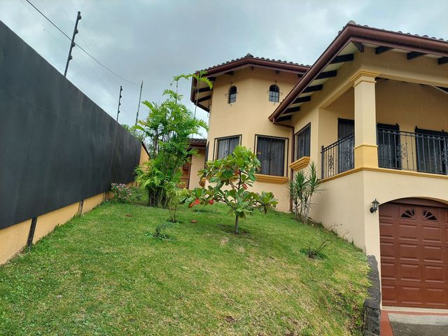 Mansion en Santa Barbara Heredia 4 Dormitorios 550 m2 — photo 4 of 15