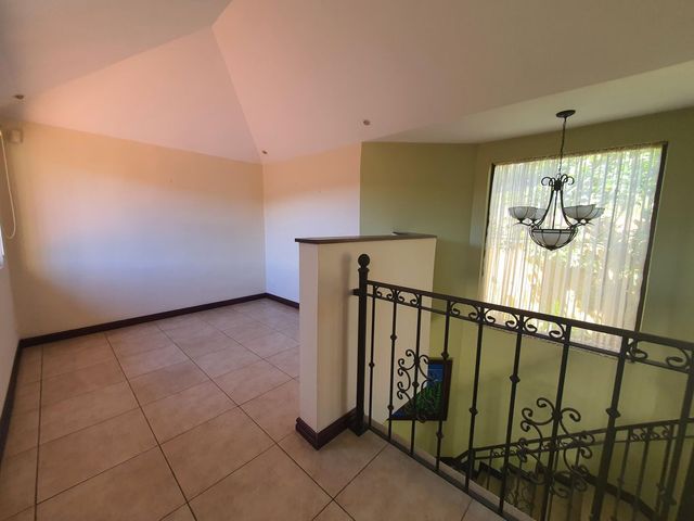 Mansion en Santa Barbara Heredia 4 Dormitorios 550 m2 — photo 3 of 15